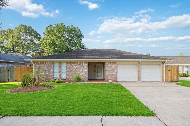 Building Photo - 2331 Ridgemont Dr Rental