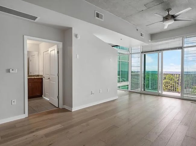 Photo - 250 Pharr Rd NE Unit 916