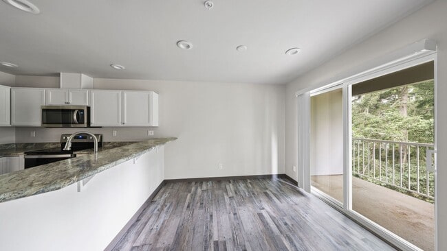 Photo - 2 Bed 2 Bath - Condo - W/S/G Included - NAS Whidbey