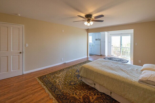 Photo - Studio with incredible views of the Bay!