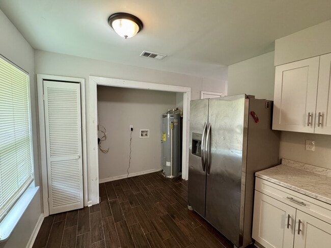 707 Rainer Rd Unit 4