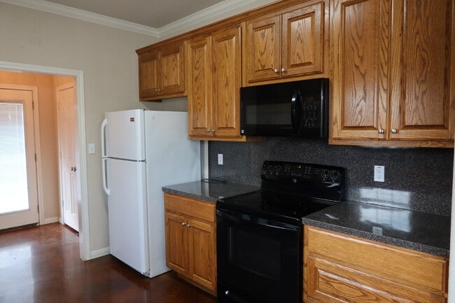 Photo - Charming 3-Bedroom Home with 2 Full Baths in Waco, TX - Perfect for Your Family!