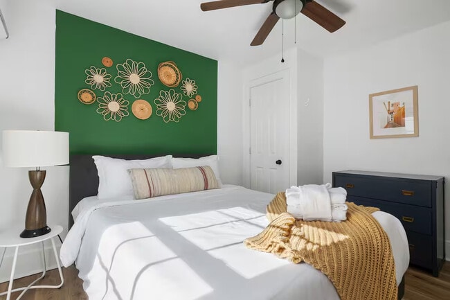 Photo - 4995 Chateau Ave