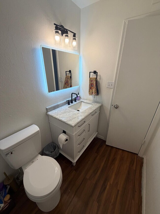 Photo - 1600 E Laguna Dr