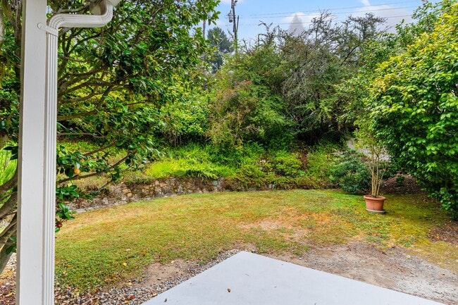 Photo - Charming Cul-de-Sac Mid-Century w/ Bay Views In Oakland Hills