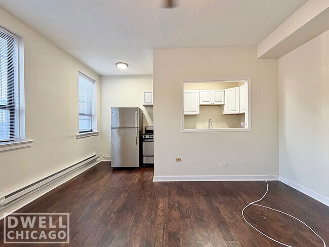 Photo - 3350 N Marshfield Ave Unit S