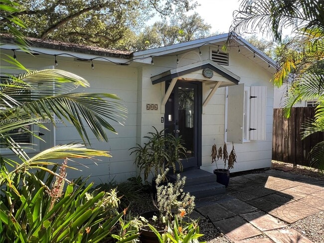 Photo - 606 SW 11th St