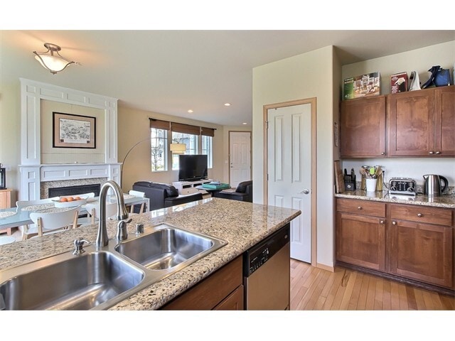 Photo - 3 Bedroom 2.5 Bath DuPont Townhome