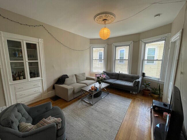 40 Cherry St Unit 3