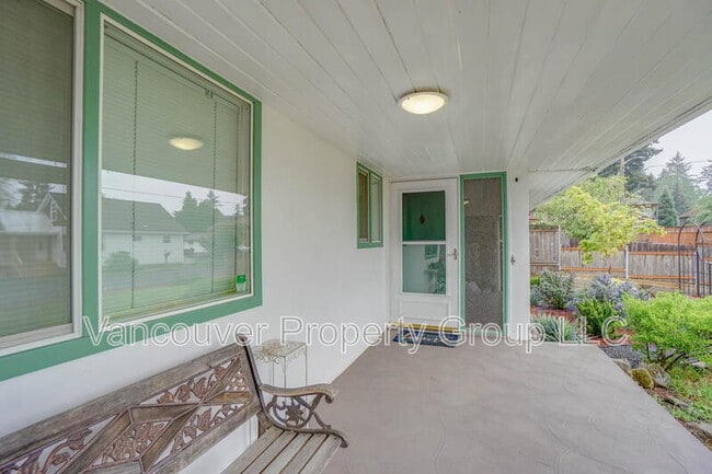 Photo - 2218 E 18th St Unit A