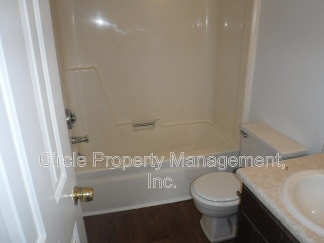 Photo - 126 Claybill Dr Unit B