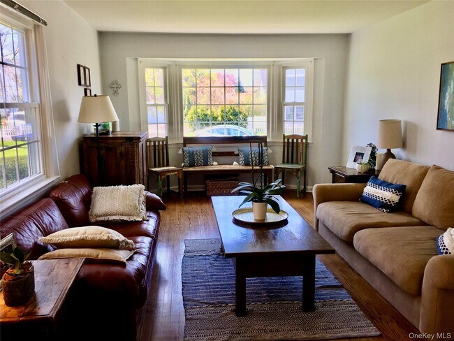 Photo - 98 Glen Oaks Dr