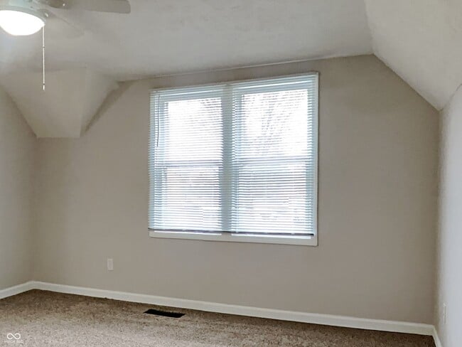 Photo - 116 UNIT B S B St