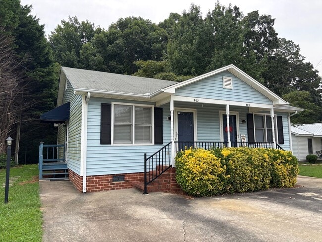 Building Photo - 1419 Unit 947 MCDERMOTT ST