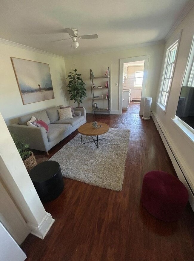 Photo - 61 Van Zant St Apartamento Unidad 2nd FL
