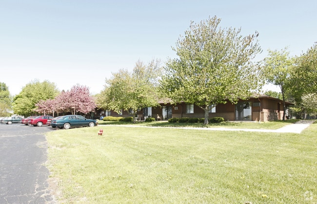 Building Photo - York Hills II