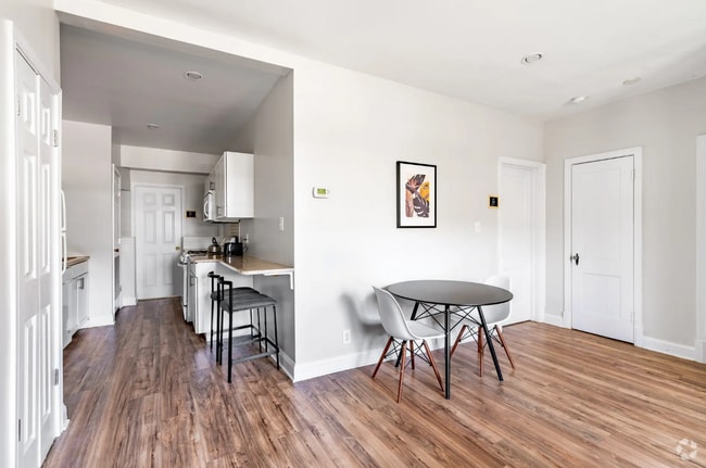 Building Photo - 1613 F St NE Unit 2 Rental