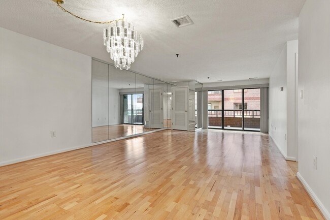 Building Photo - 3920 Mystic Valley Pkwy Unit 817 Rental