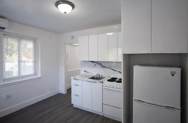 Photo - 5305 Biscayne Blvd Unidad 112