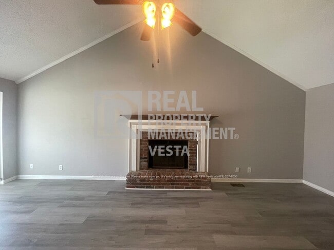 160 N Springs Ct