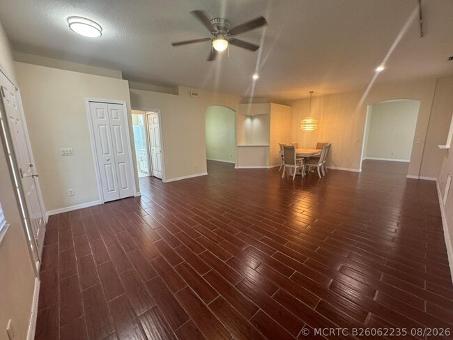 981 NW Tuscany Dr