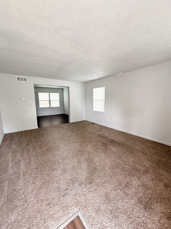 Photo - 539 Kitchener St