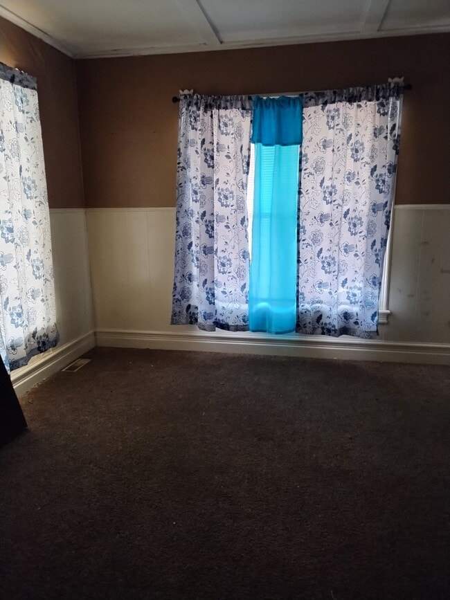 Photo - 633 Floyd Ave Unit 1