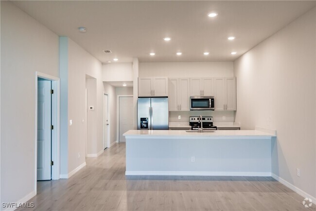 Building Photo - 925 SE 14th St Rental