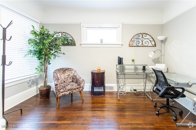 Building Photo - 10605 Ashbury Ave Rental