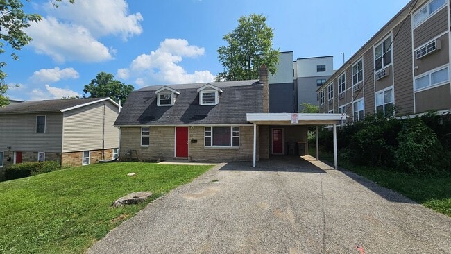 Building Photo - 1314 N Lincoln St Unit (2025 Lease) Rental