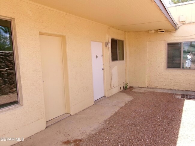 Building Photo - 5647 Cory Dr Unit B