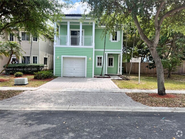 Building Photo - 3358 NE 4th St Rental