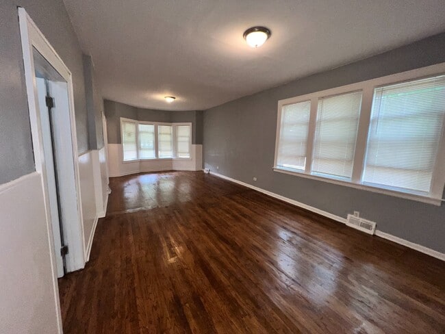 Photo - Freshly Renovated 5-Bedroom Home in South Chicago – Available Oct 15 Unit Main House