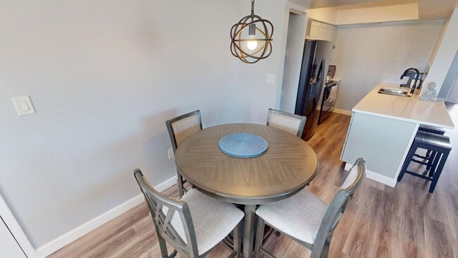 Photo - 105 47th Ave Dr W