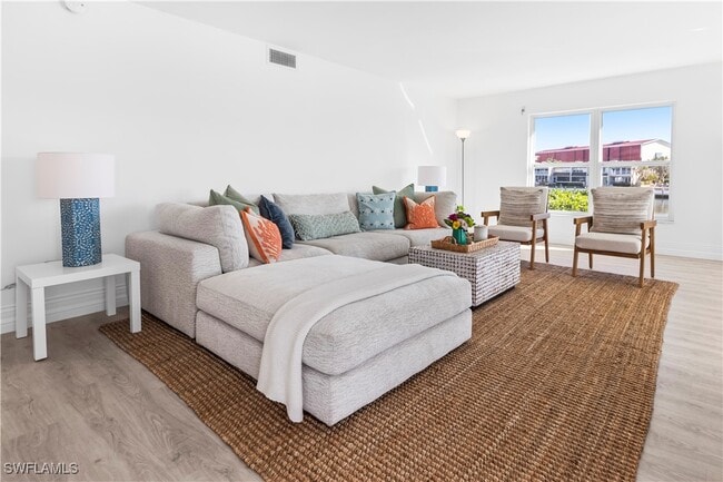 Building Photo - 1100 8th Ave S Unit 230K