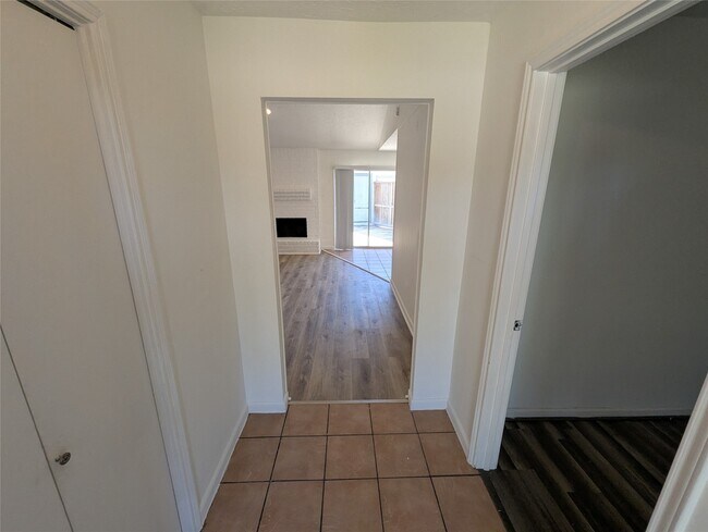 Photo - 17602 Crestline Rd