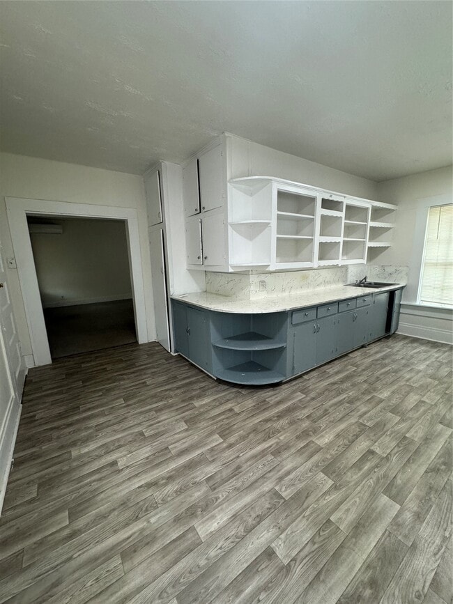 Building Photo - 110 Barnard St