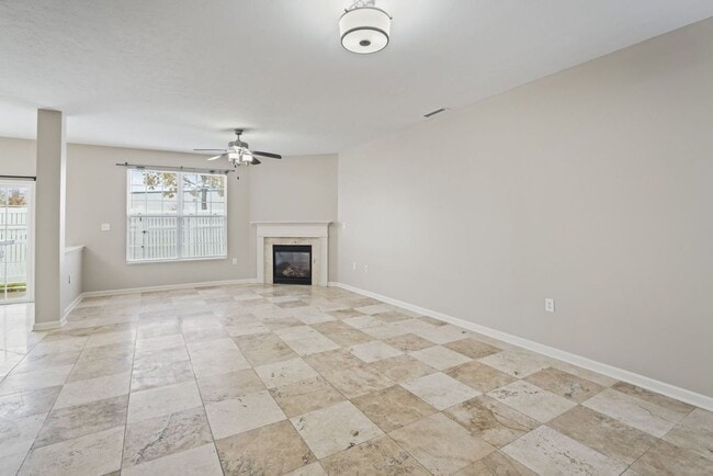 Photo - Beautiful 3 Bedroom Condo Available Now!