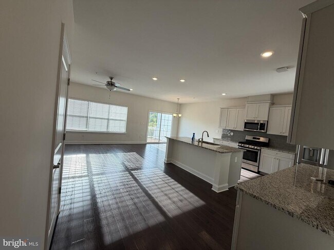 Photo - 137 Golden Vale Dr