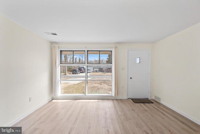 Photo - 4512 Lark Ln