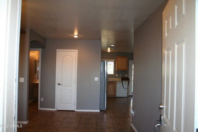 Photo - 11207 W Hopi St
