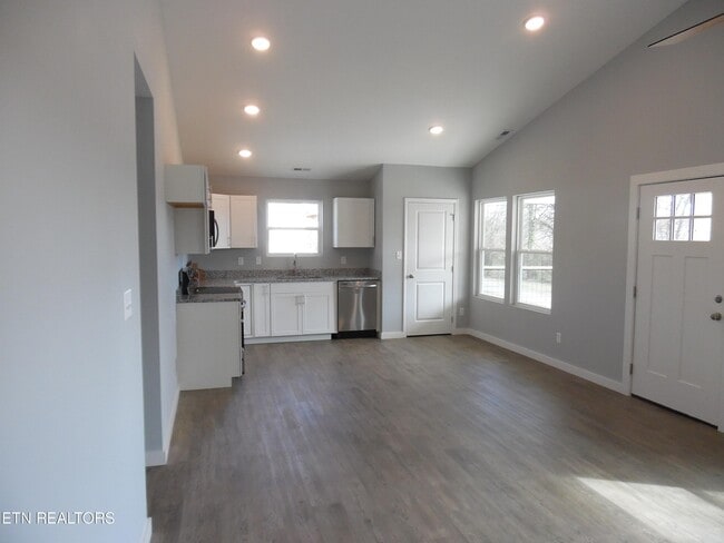 Photo - 3615 Lyle Ave