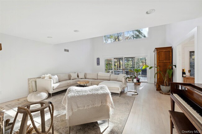 Photo - 6 Woodland Way