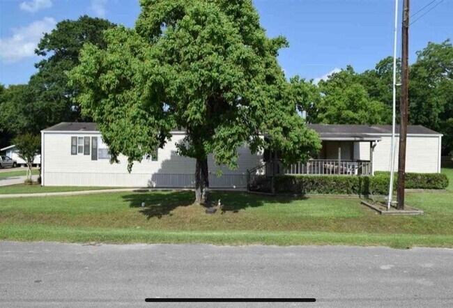 Photo - 320 Stewart St