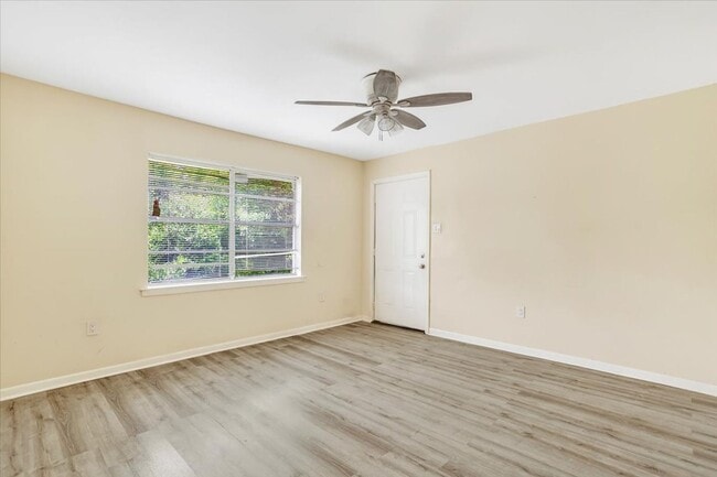 Photo - 2-Bedroom Apartment in Convenient Savannah Location