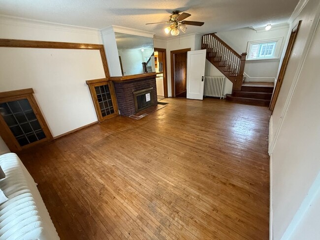 Photo - Duluth MN 6-Bedroom - 2-Bath - 2-Car Garage