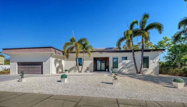 Photo - 1899 Vamo Way