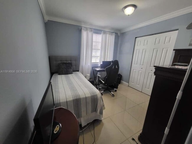 Photo - 960 N Franklin Ave Unidad J