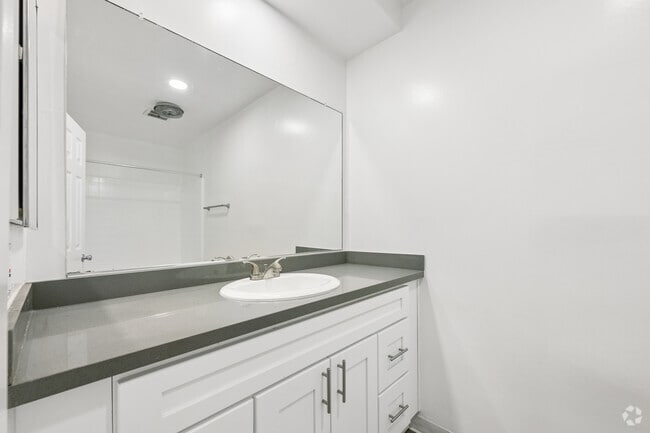 3BR, 2BA - 1850SF - Second Bathroom