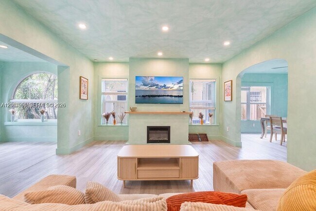 Photo - 22 NE 44th St